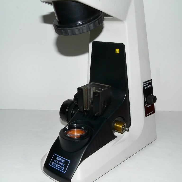 Nikon E200 Microscope with Nanodyne E200 illuminator