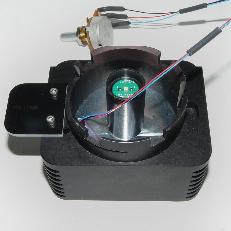 Diagnostic Instruments TLB D4.1 Illuminator - Image 2